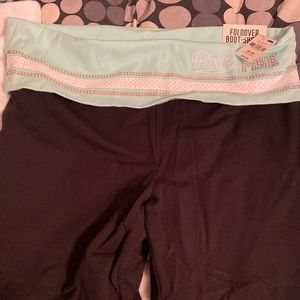 Fold-over Yoga pants with bling